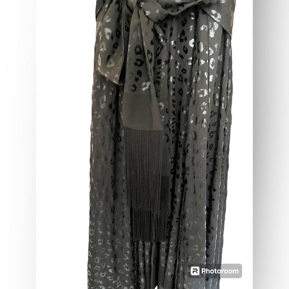 𝐌𝐢𝐜𝐡𝐚𝐞𝐥 𝐊𝐨𝐫𝐬 𝐍𝐖𝐓 Handkerchief Hem Leopard Black Dress Size Small - Picture 9 of 10